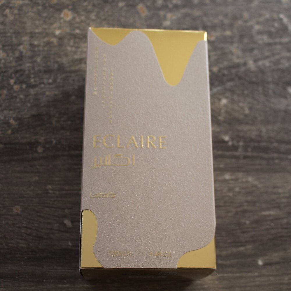 Lattafa Eclaire perfume box